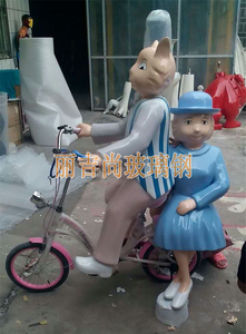 情侣单车卡通玻璃钢雕塑