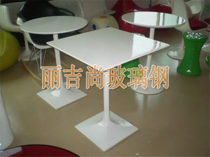 玻璃钢雕塑方桌+圆凳