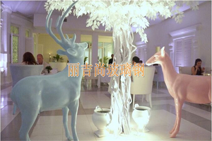 鹿神树玻璃钢雕塑商场美陈